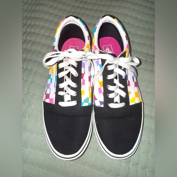 Vans Off the Wall womens Classic Checkered Rainbow Skate Shoes missy size 6 - Picture 2 of 9